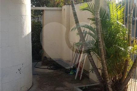 Casa térrea para venda em Araraquara/SP.