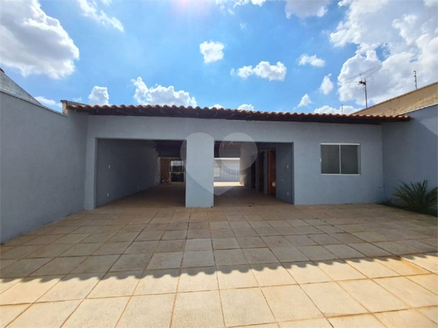 Casa à venda com 3 dormitórios, sendo 1 suite e ampla área de lazer no Jardim Brasil