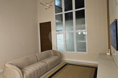 Casa à Venda no Arcoville - Completa e Confortável