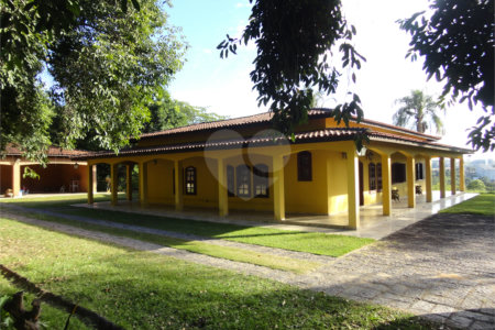Chácara à venda em Vinhedo/SP.