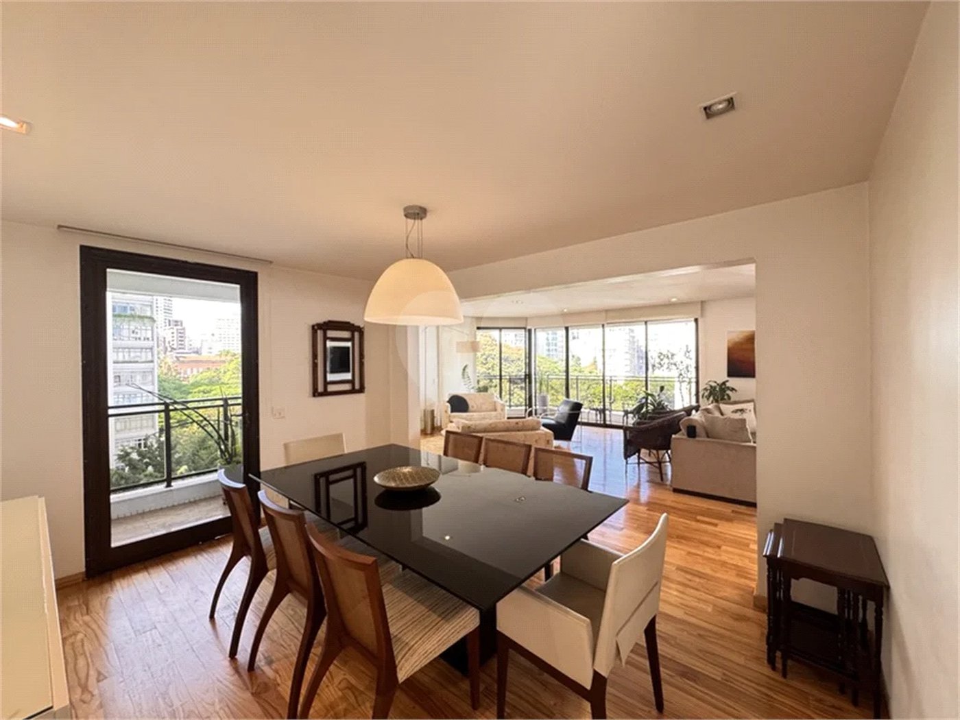 Higienópolis: Apartamento de 350 m2, 4 suítes, 5 vagas.