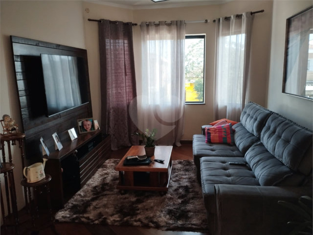 Sobrado à venda com 3 suítes em Vila Constança, São Paulo, SP