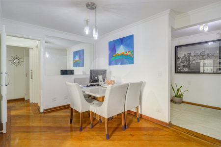 Apartamento à venda com 3 quartos, sendo 1 suíte, em Jardim Marajoara, São Paulo, SP