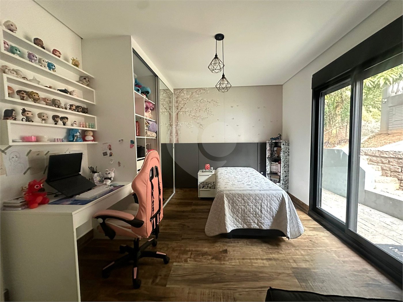 Casa à venda com 3 suítes no condomínio Estância Marambaia, Vinhedo - SP