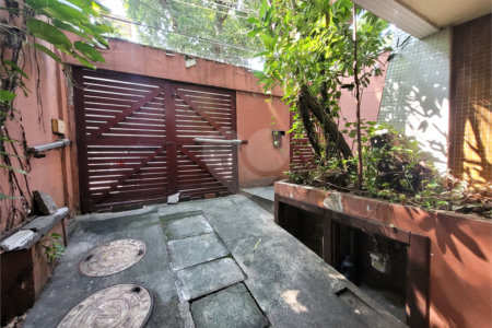 Casa à venda com 4 quartos, sendo 2 suítes, em Tijuca, Rio de Janeiro, RJ