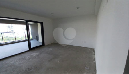 Apartamento à venda com 4 quartos, sendo 3 suítes, em Água Branca, São Paulo, SP