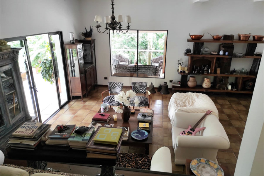 Sobrado à venda com 3 quartos, sendo 1 suíte, em Serra da Cantareira, Mairiporã, SP