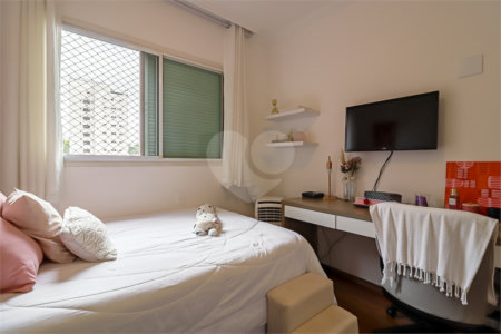 Apartamento à venda com 4 quartos, sendo 2 suítes, em Vila Morumbi, São Paulo, SP