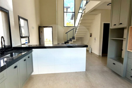 Casa à venda ou para alugar com 3 quartos, sendo 1 suíte, no condomínio Residencial Marchant Buarque, Atibaia - SP