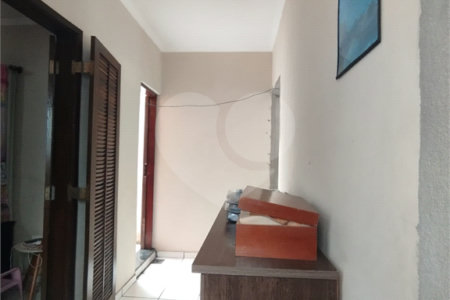 Sobrado à venda com 3 quartos, sendo 1 suíte, em Biritiba, Poá, SP