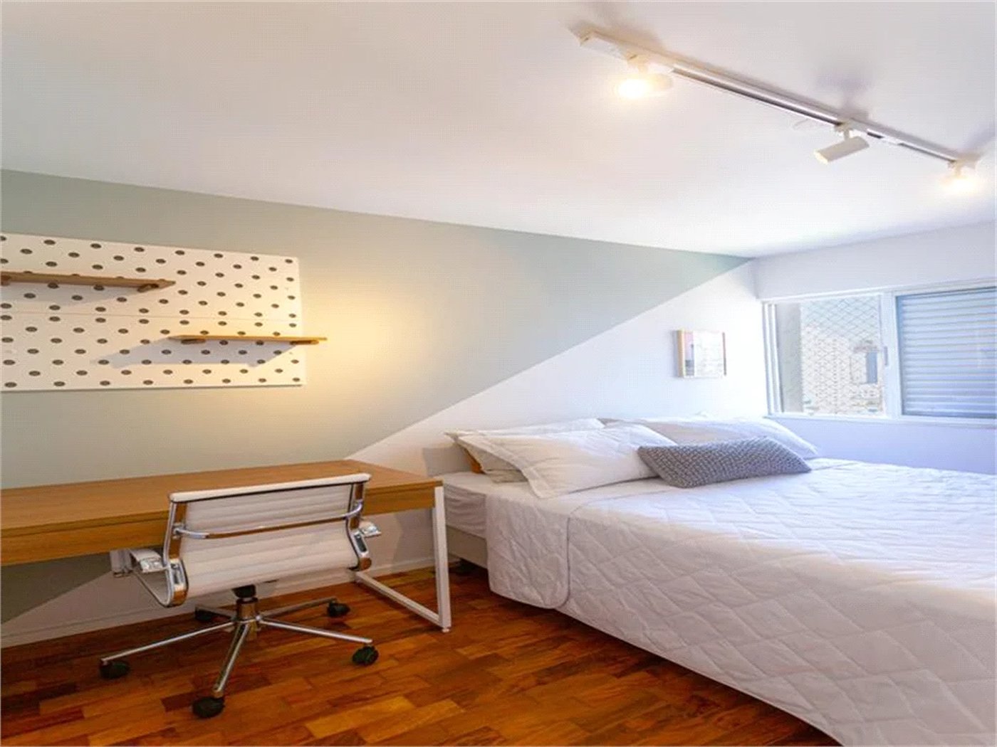 Apartamento à venda com 4 quartos, sendo 1 suíte, em Vila Cordeiro, São Paulo, SP