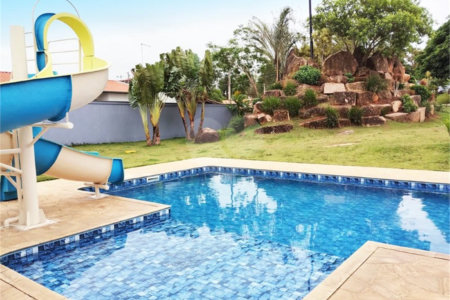 Casa à venda com 3 quartos, sendo 1 suíte, no condomínio Rio das Pedras, Salto - SP
