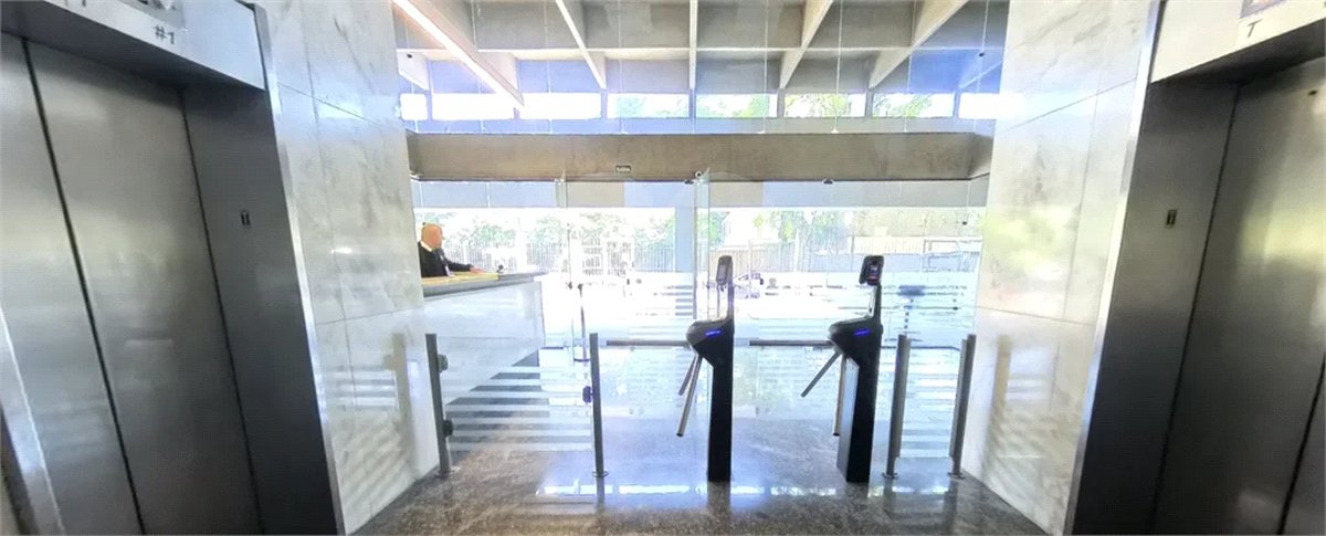 Sala comercial de 198m² com vista em Pinheiros