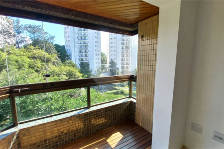 Apartamento à venda com 3 quartos, sendo 1 suíte,  em Vila Indiana, São Paulo, SP