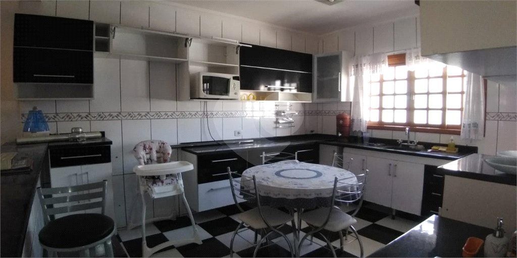 Casa à venda com 4 quartos, sendo 2 suítes, em Barreiro, Mairiporã, SP
