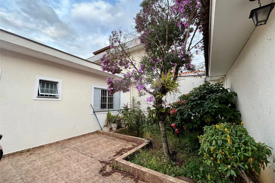 Sobrado à venda com 6 quartos, sendo 5 suítes, em Tremembé, São Paulo, SP