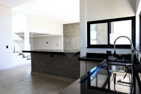 Casa à venda com 3 suítes no condomínio Belvedere I, Votorantim - SP