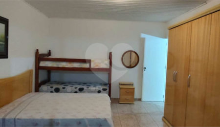 Chácara à venda com 5 quartos, sendo 2 suítes, no Centro, Piracaia, SP