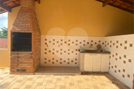 Casa à venda com 3 quartos, sendo 1 suíte, no condomínio Estância Marambaia, Vinhedo - SP