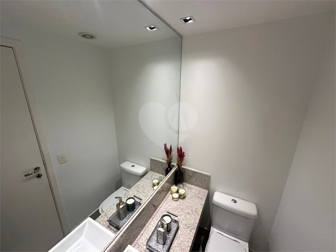 Apartamento à venda com 2 suítes em Vila Andrade, São Paulo, SP