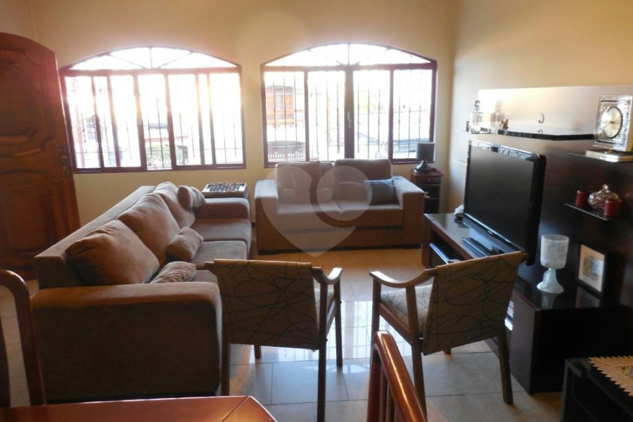 Casa à venda com 3 quartos, sendo 1 suíte, em Mandaqui, São Paulo, SP