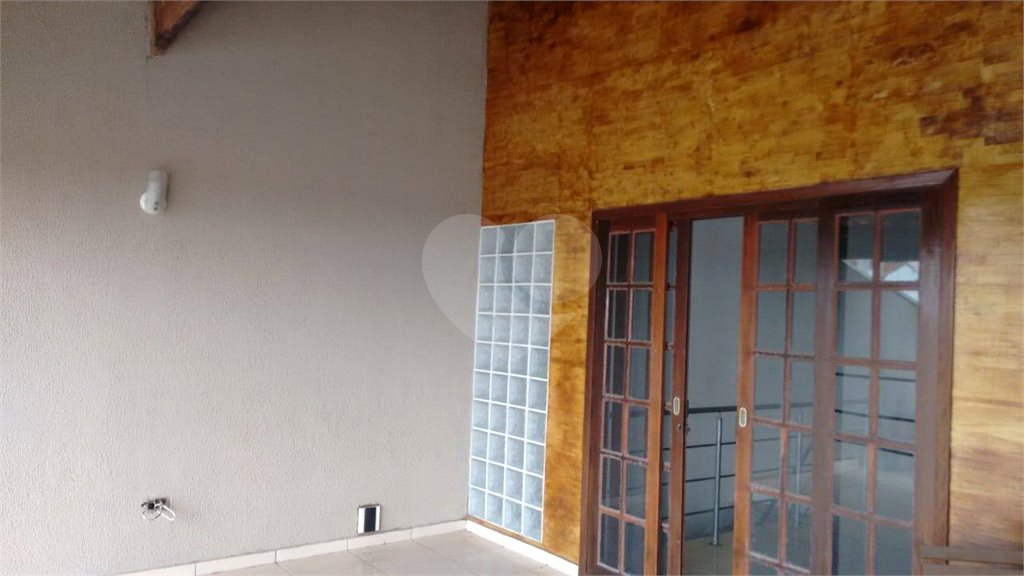 Sobrado à venda com 3 quartos, sendo 1 suíte, em Jardim Suzano, Suzano, SP