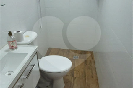Sobrado à venda com 5 quartos, sendo 1 suíte,  em Jardim Japão, São Paulo, SP