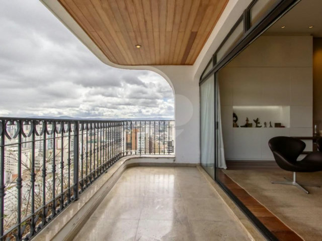 Cobertura à venda com 4 quartos, sendo 2 suítes,  em Higienópolis, São Paulo, SP