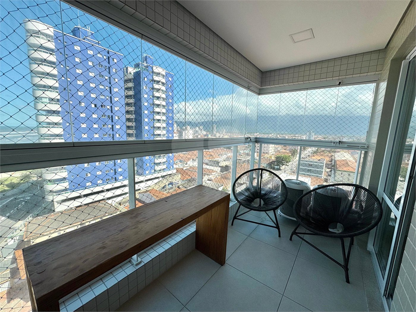 Apartamento à venda com 2 quartos em Caiçara, Praia Grande, SP
