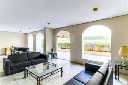 Apartamento à venda com 3 quartos, sendo 1 suíte, em Santo Amaro, São Paulo, SP