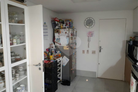 Apartamento à venda com 3 quartos, sendo 1 suíte, em Jardim Paulista, São Paulo, SP