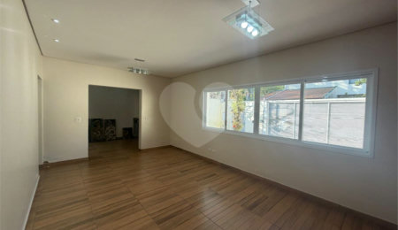 Casa Térrea à venda com 3 quartos, sendo 1 suíte,  em Alto da Boa Vista, São Paulo, SP