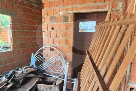 Casa à venda com 3 quartos, sendo 1 suíte, em Vila Áurea, Ponta Porã, MS