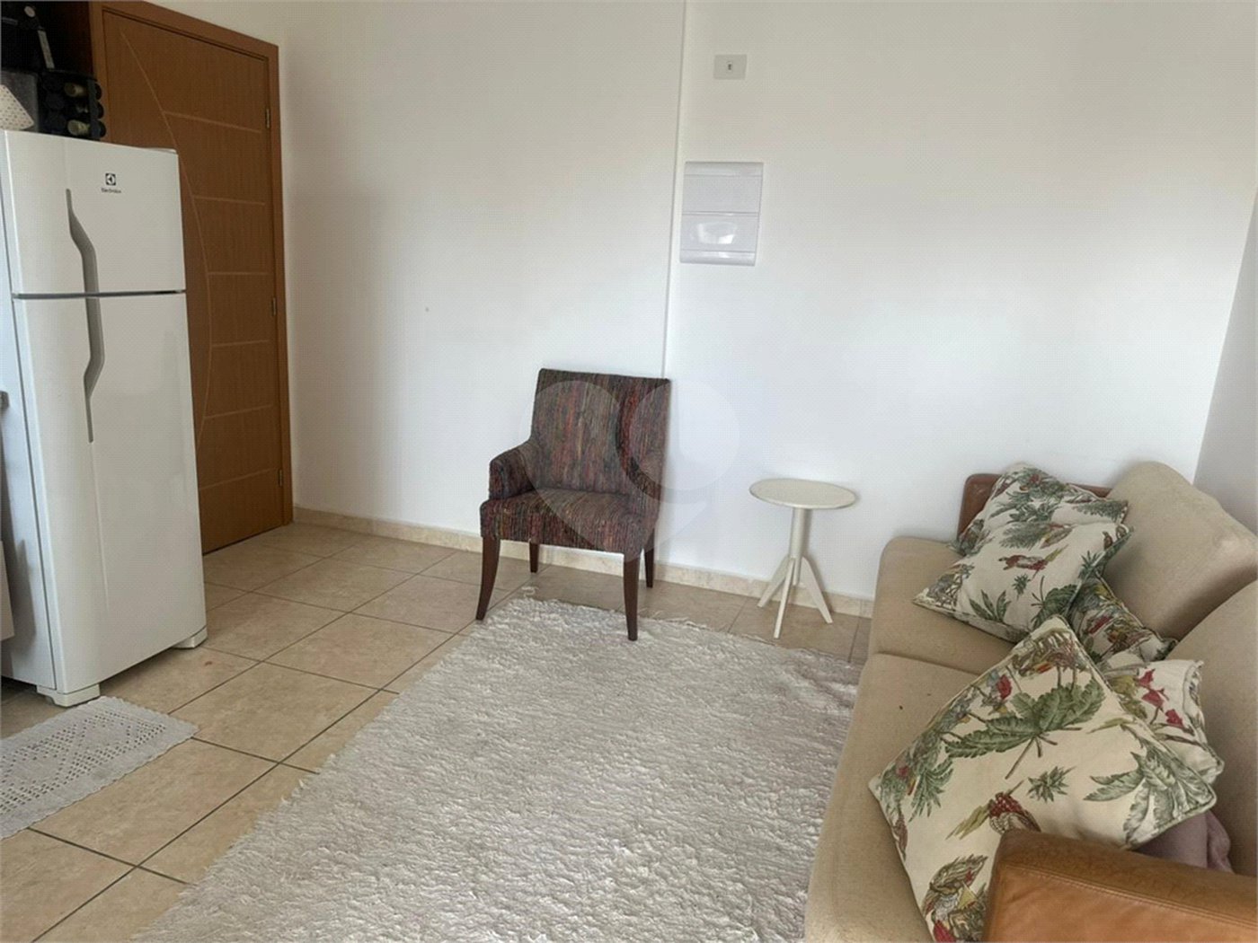 Apartamento à venda ou para alugar com 2 quartos, sendo 1 suíte,  em Guilhermina, Praia Grande, SP