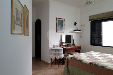 Casa à venda com 3 quartos, sendo 1 suíte, no condomínio City Campo Grande, São Paulo - SP