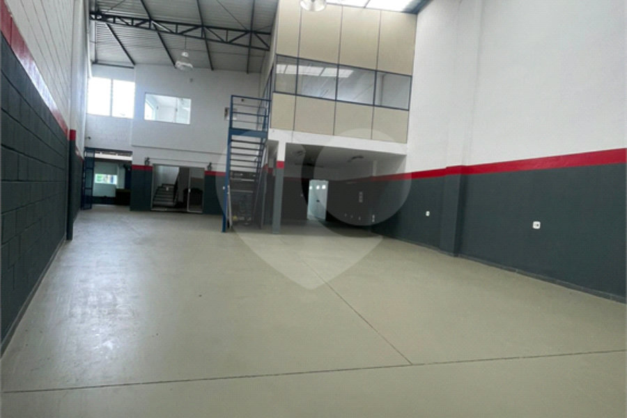 Sobrado à venda ou para alugar com 4 quartos, sendo 1 suíte,  em Tucuruvi, São Paulo, SP