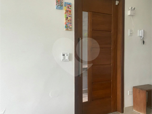 Sobrado à venda com 3 suítes em Horto, São Paulo, SP