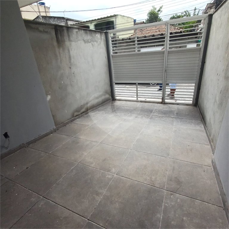 Casa à venda com 2 quartos, sendo 1 suíte, no condomínio Residencial Marlene Correia, Rio de Janeiro - RJ