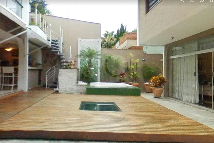 Sobrado à venda com 5 suítes em Santana, São Paulo, SP