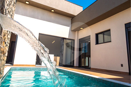 Casa à venda com 3 suítes no condomínio Residencial Dona Maria Candida, Indaiatuba - SP