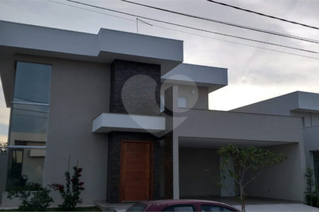 Casa à venda com 4 quartos, sendo 3 suítes,  no condomínio Residencial Montreal, São Carlos - SP