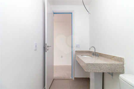 Apartamento à venda com 3 quartos, sendo 1 suíte, em Vila Mariana, São Paulo, SP