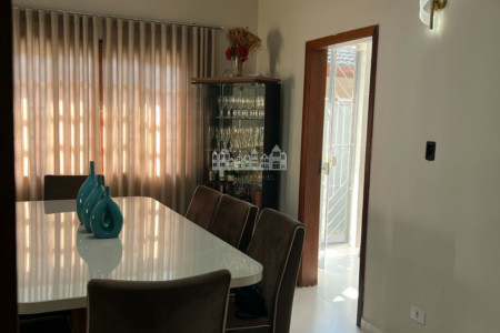 Casa à venda com 3 quartos, sendo 1 suíte,  em Retiro das Fontes, Atibaia, SP