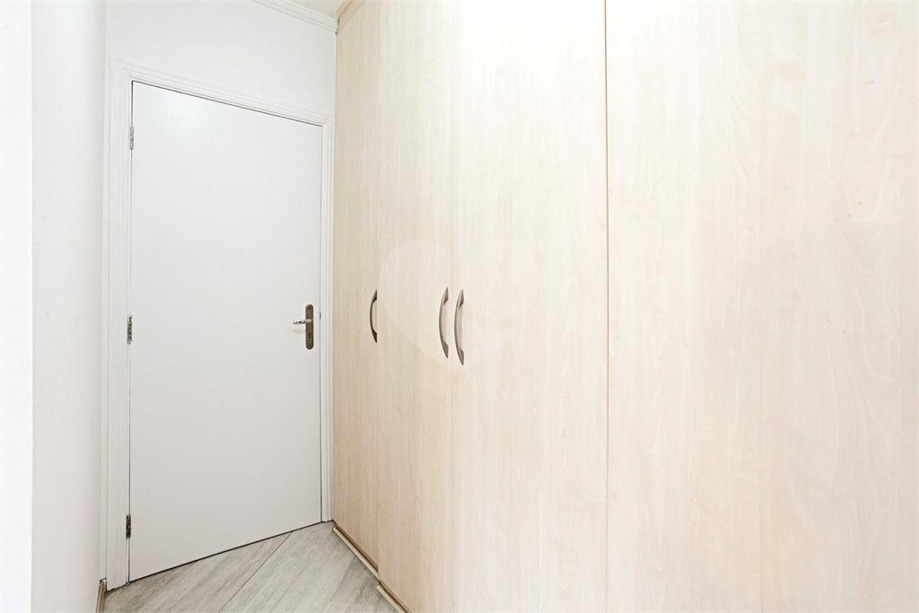 Casa à venda com 4 quartos, sendo 2 suítes, no condomínio Lake Louise, São Paulo - SP