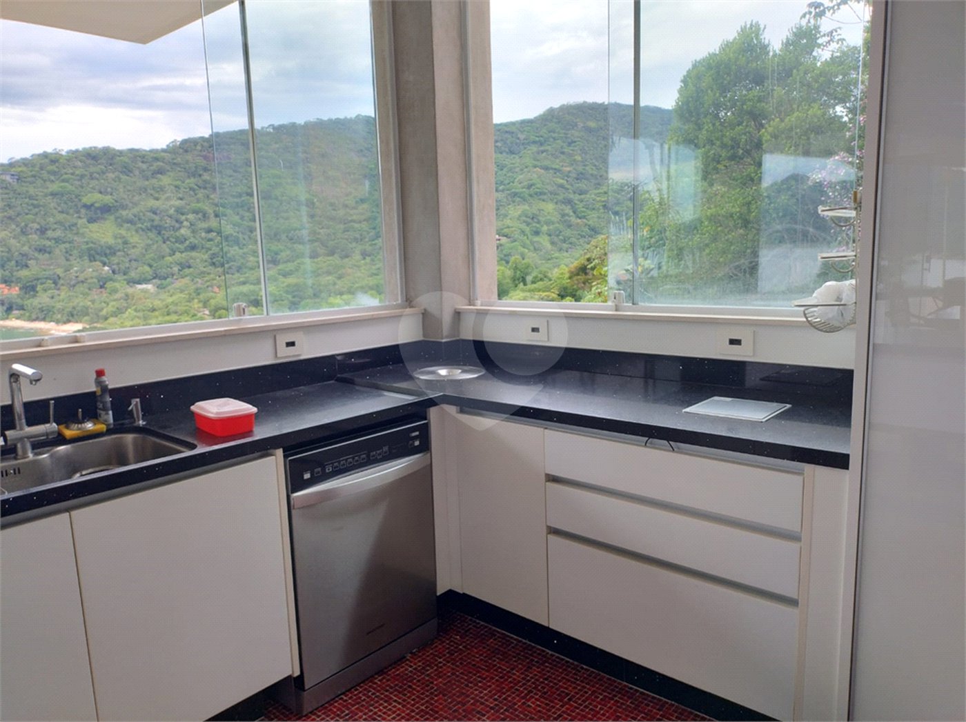 Casa à venda com 4 suítes em Praia Vermelha, Ubatuba, SP