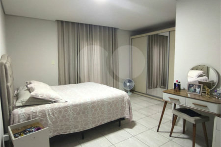 Casa à venda com 2 quartos, sendo 1 suíte, em Jardim Cacique, Suzano, SP