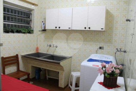 Casa à venda com 3 quartos, sendo 1 suíte, em Vila das Mercês, São Paulo, SP