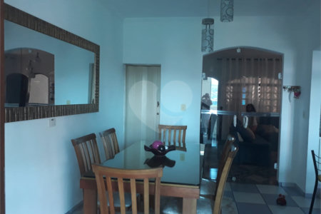 Casa à venda com 4 quartos, sendo 2 suítes, em Jardim Rosina, São Paulo, SP