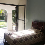 Casa à venda com 8 quartos, sendo 6 suítes,  no condomínio Acapulco, Guarujá - SP