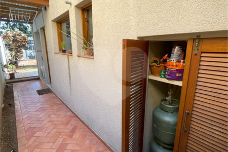 Casa à venda com 3 suítes em Santo Amaro, São Paulo, SP